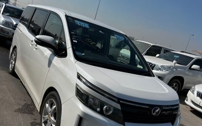 2014 Toyota Voxy Zrr850007953 (1)