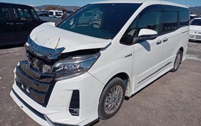 2014 Toyota Voxi Zwr800005626