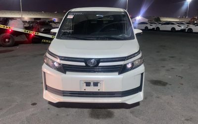 2014 Toyota Voxy Zrr800004697 (5)